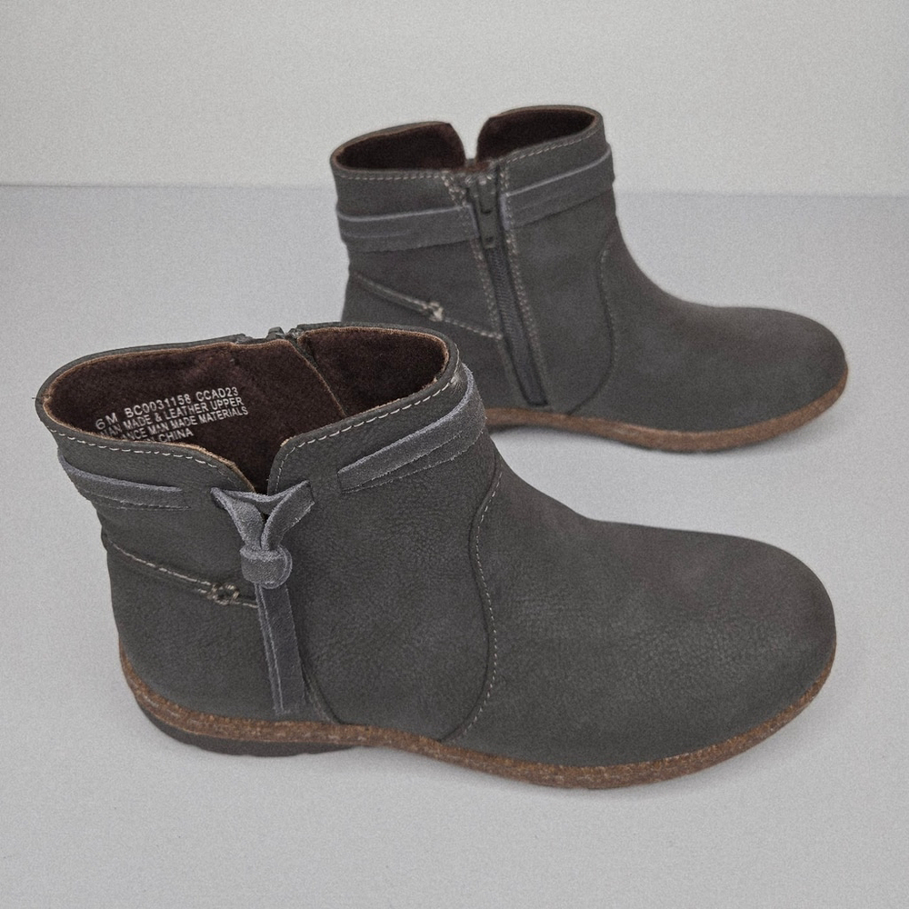 BOC by Born Women Addi Gray Flat Ankle Boots Booties Size 6 - Picture 4 of 9